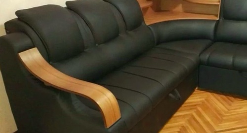 Перетяжка кожаного дивана. Орехово